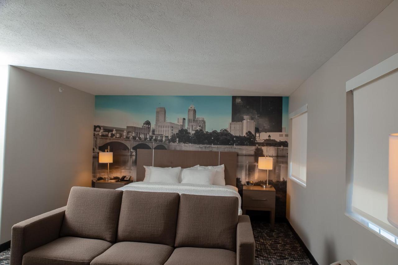 Clarion Pointe Indianapolis Airport Hotel